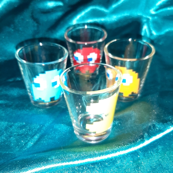 COPY - New set Pac man shot glasses - Picture 2 of 2